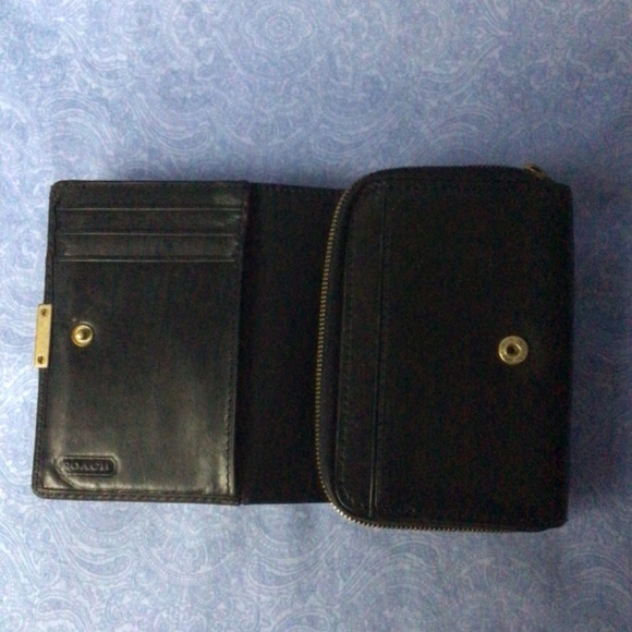 Coach Vintage small bifold leather Wallet  with zipper around change purse - Picture 5 of 12